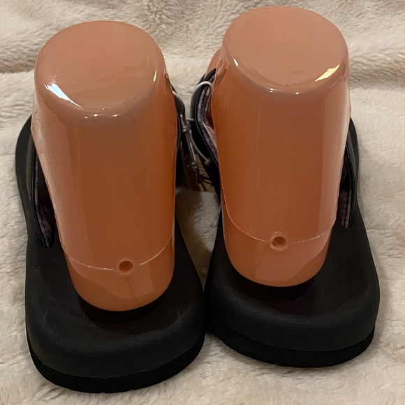 Women's FloJos Very Comfortable Flip-Flops FlipFlops Thong Sandals Black 7 NWT - Picture 5 of 11